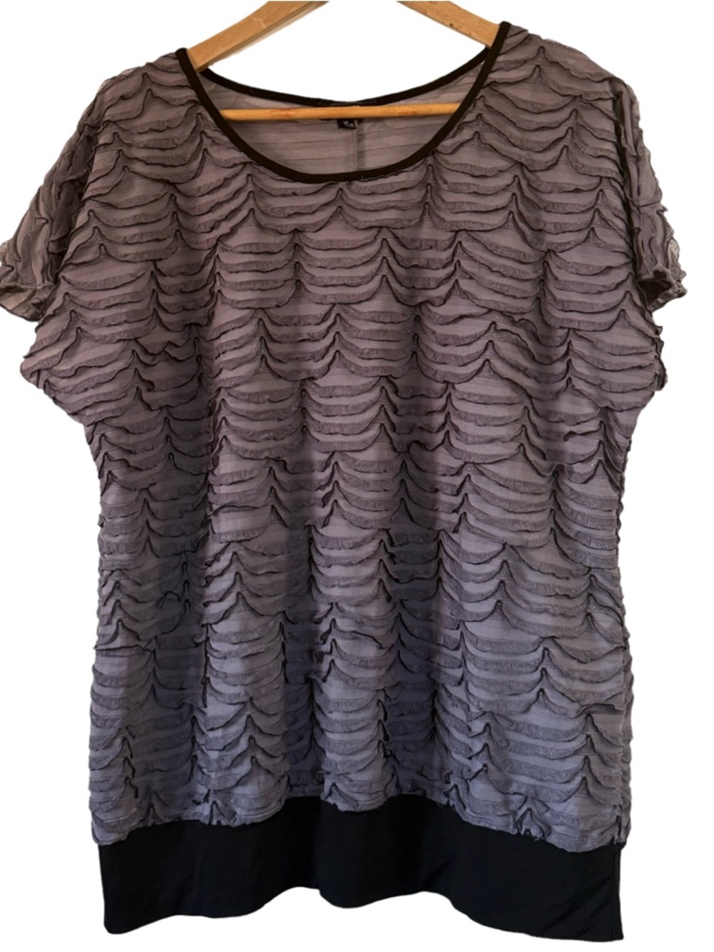 Women’s Gray Ruffle Short Sleeve Top